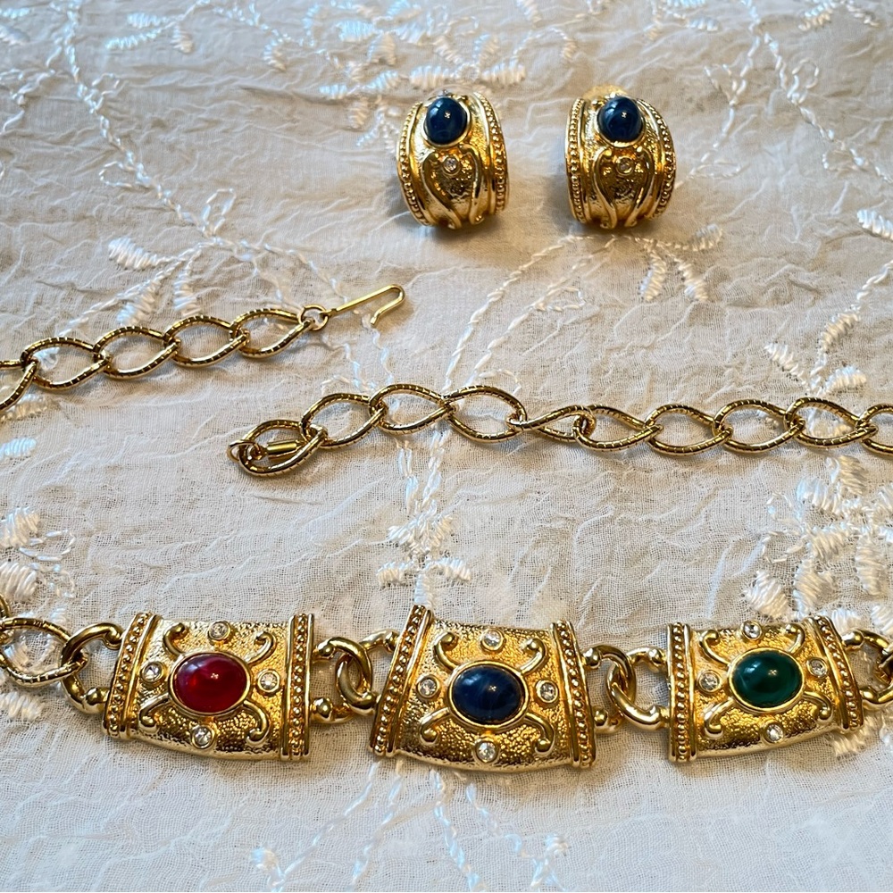 Vintage Avon “Essential Treasures” necklace & earrings set.